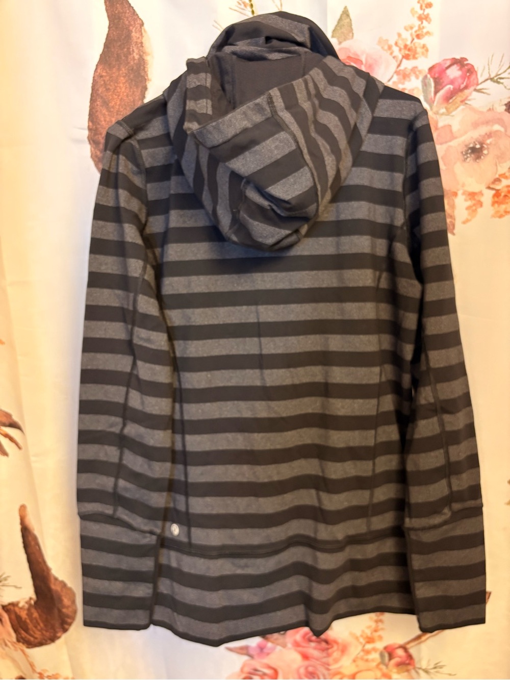 Size 10 lululemon Striped Hooded Zip-Up Jacket - Black/Gray - Picture 7 of 9